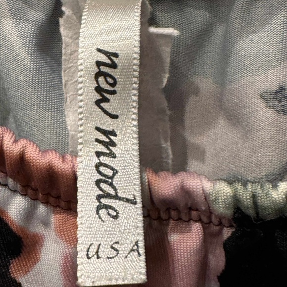 New mode Floral Off-Shoulder body suit SMALL 13in pit to pit stretchy - Picture 3 of 5